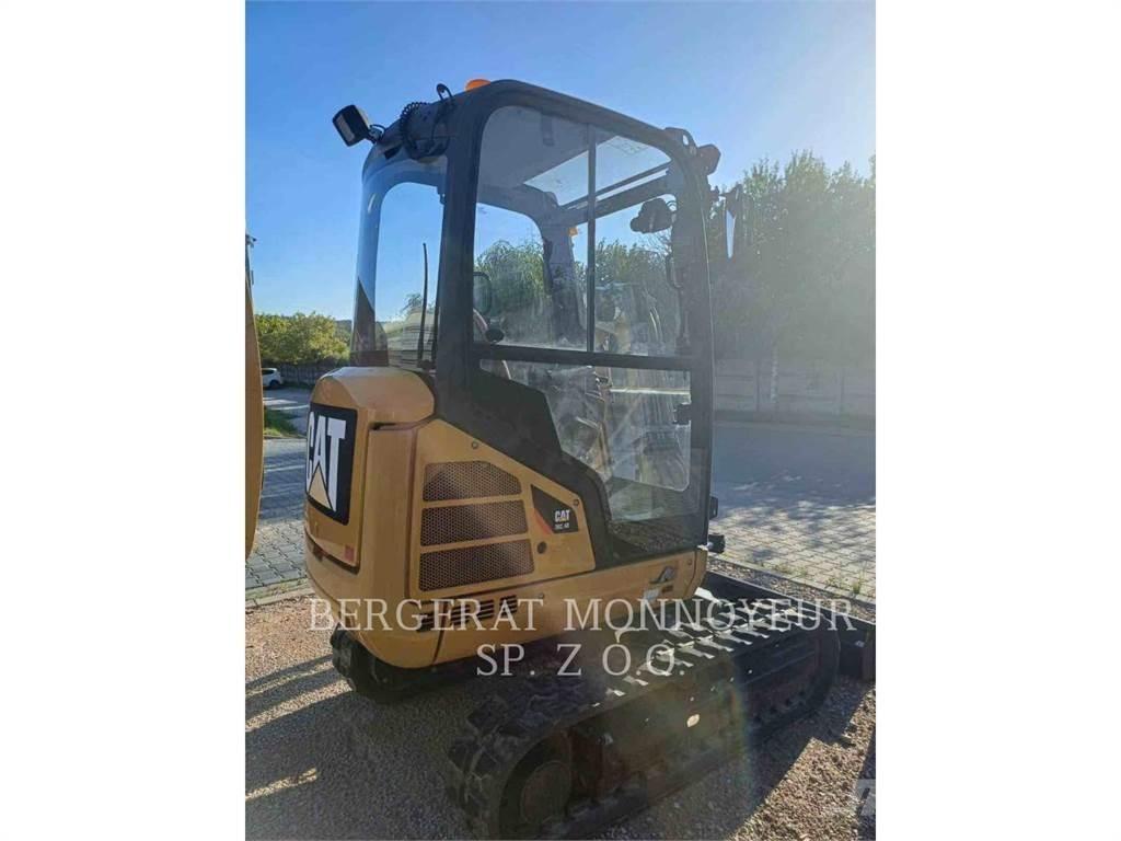 CAT 302.4D Pásová rýpadla