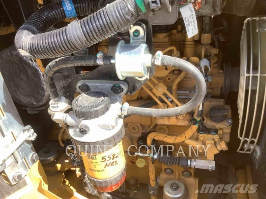 CAT 302.7 Pásová rýpadla