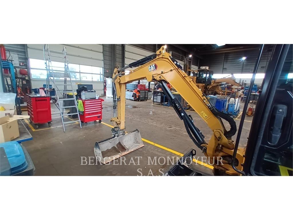 CAT 302.7 Pásová rýpadla