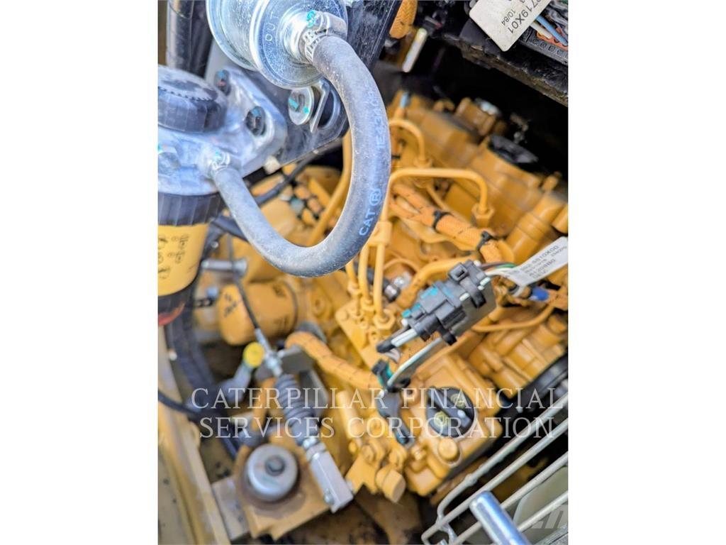 CAT 302.707CR Pásová rýpadla