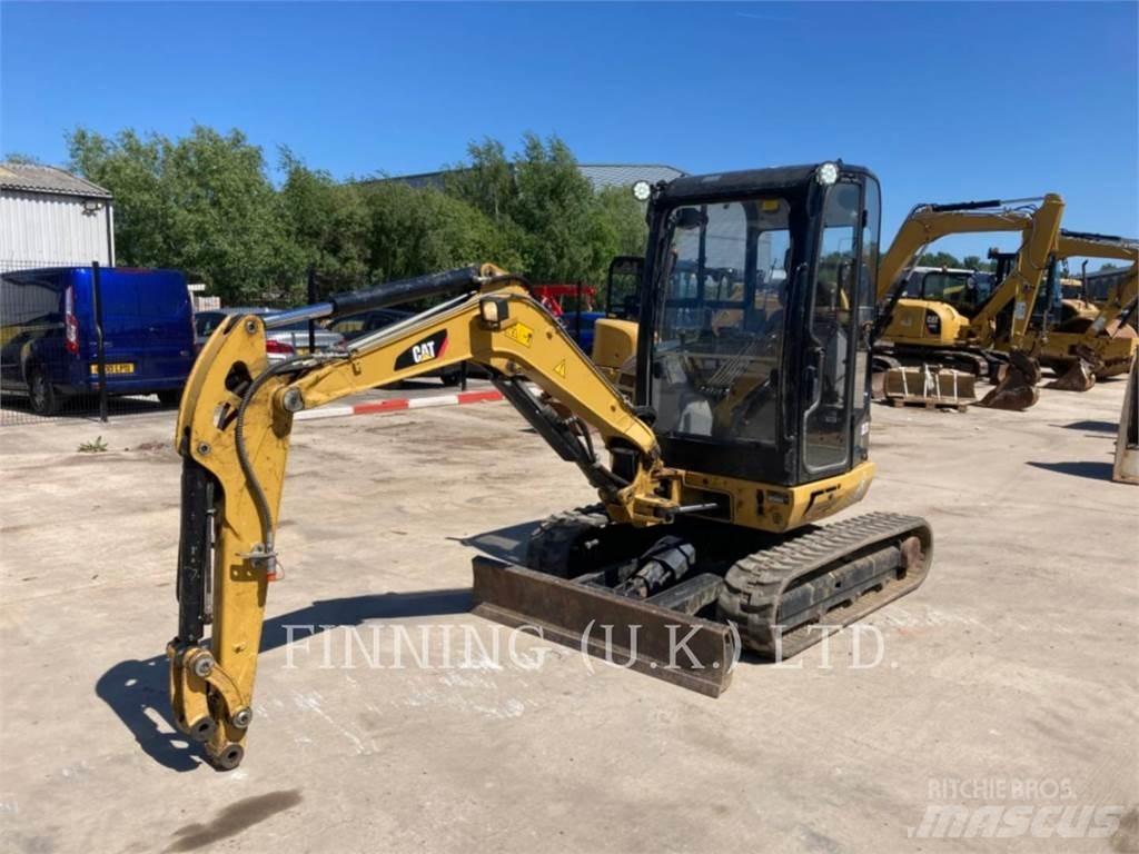 CAT 302.7D CAB Pásová rýpadla