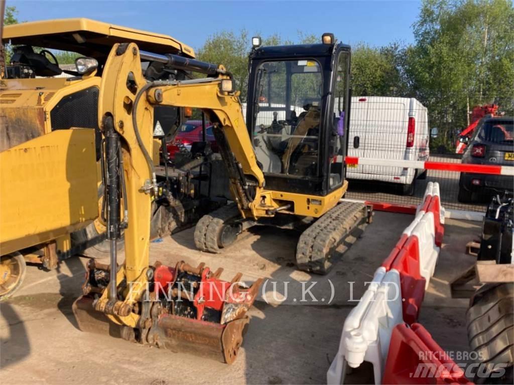 CAT 302.7D CAB Pásová rýpadla
