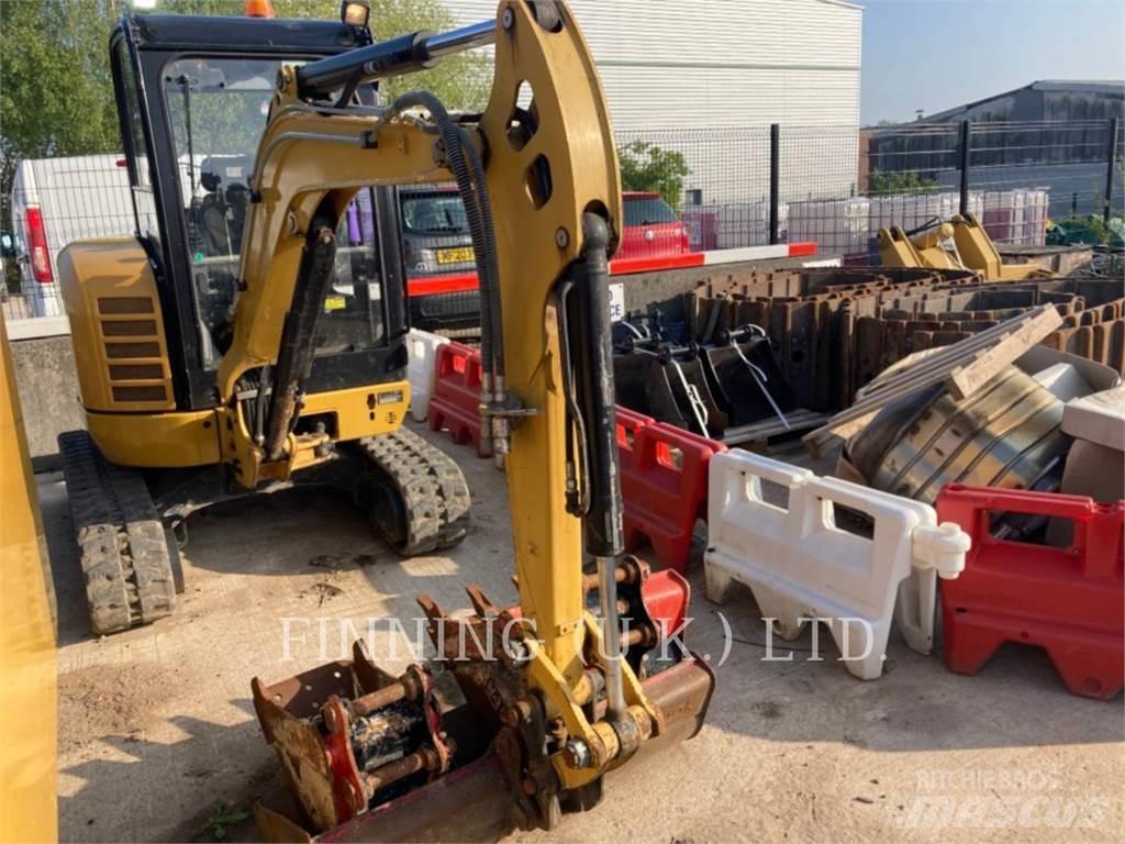 CAT 302.7D CAB Pásová rýpadla