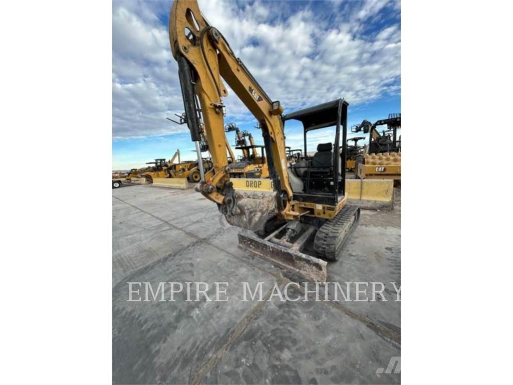 CAT 302.7D CR Pásová rýpadla