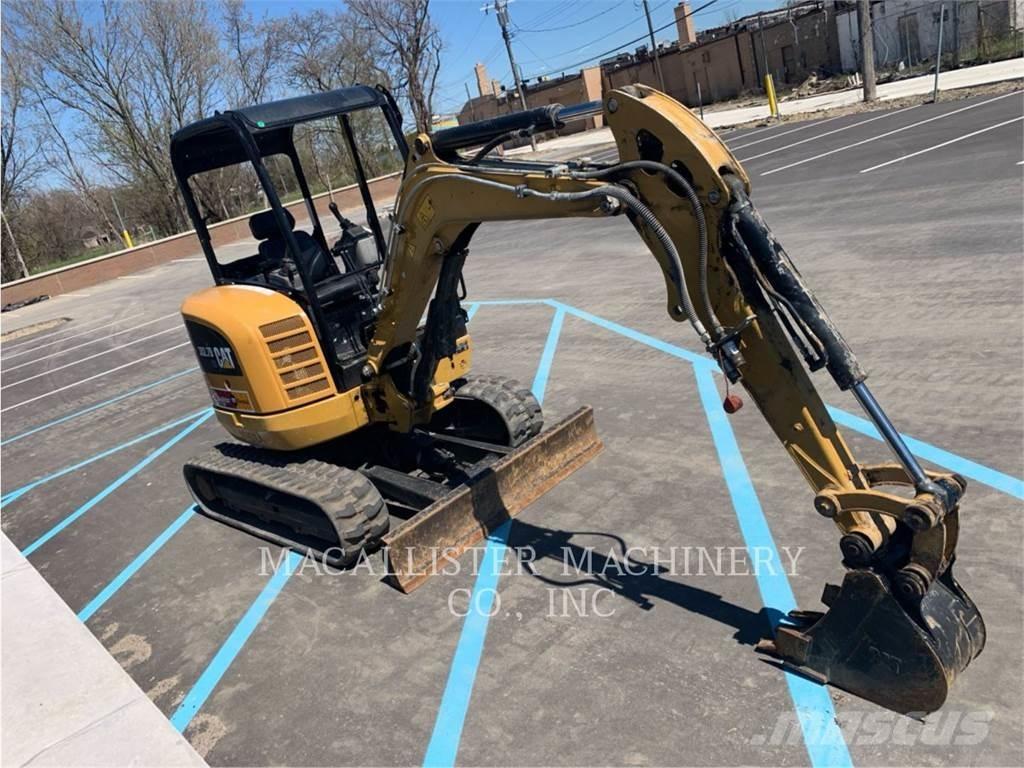 CAT 302.7DCR Pásová rýpadla