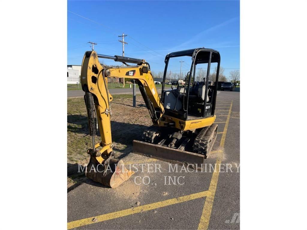 CAT 302.7DCR Pásová rýpadla