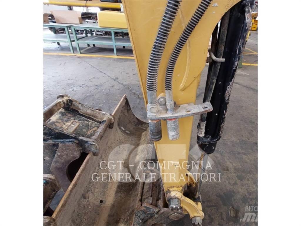 CAT 302.7DCR Pásová rýpadla