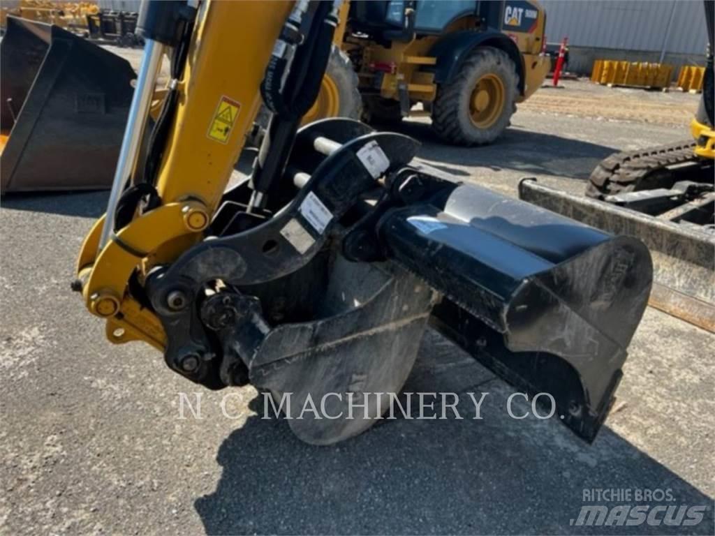 CAT 303.5 CRCB Pásová rýpadla