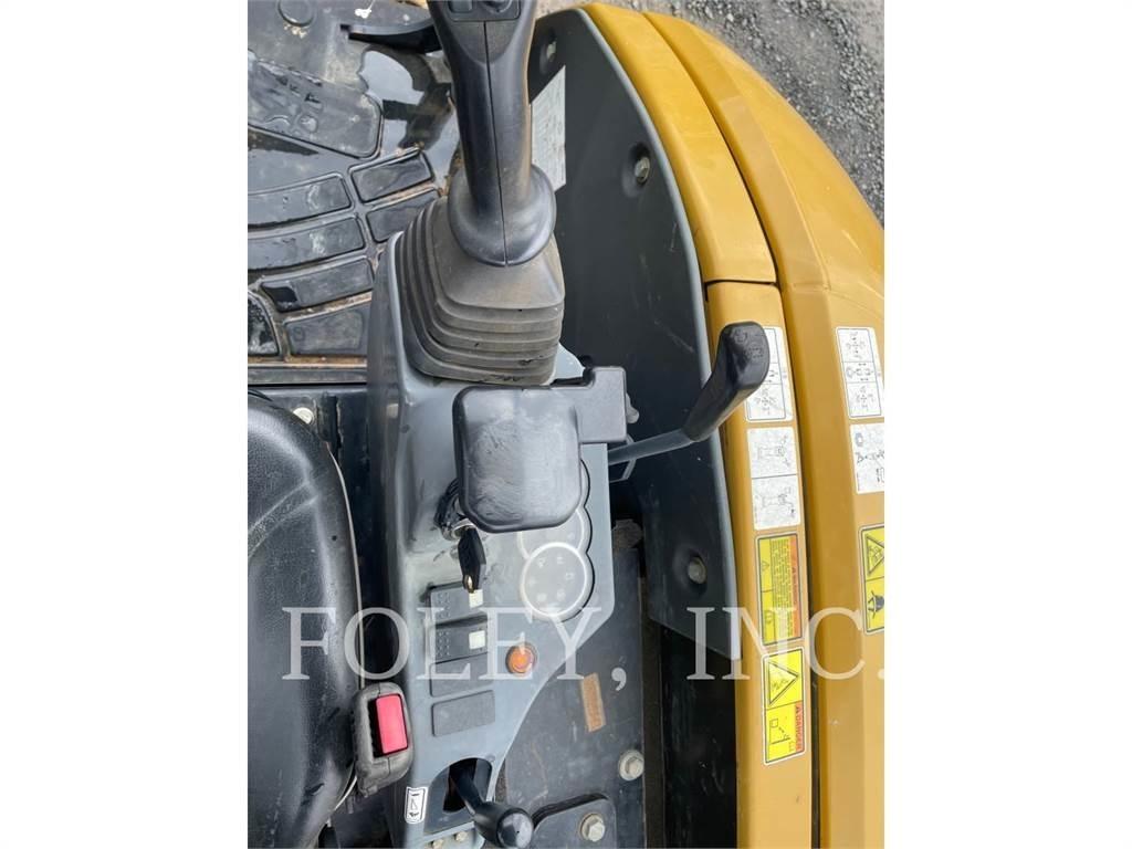 CAT 303ECR Pásová rýpadla