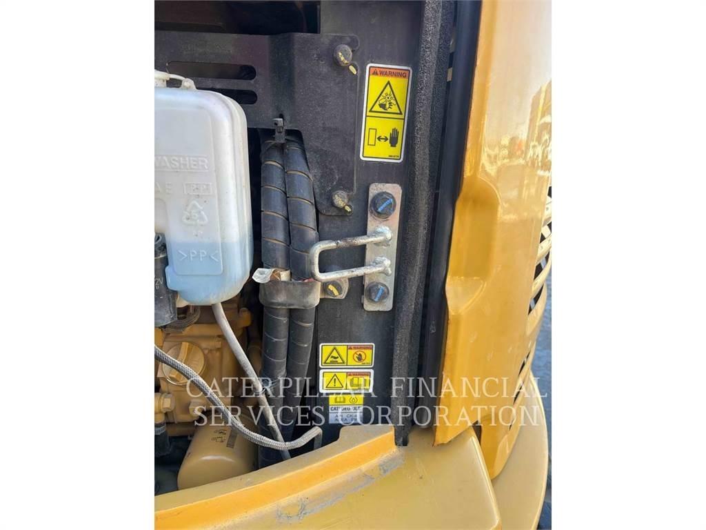 CAT 304E2CR Pásová rýpadla