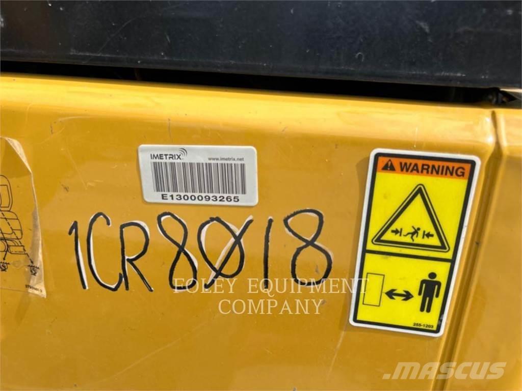 CAT 304E2LC Pásová rýpadla