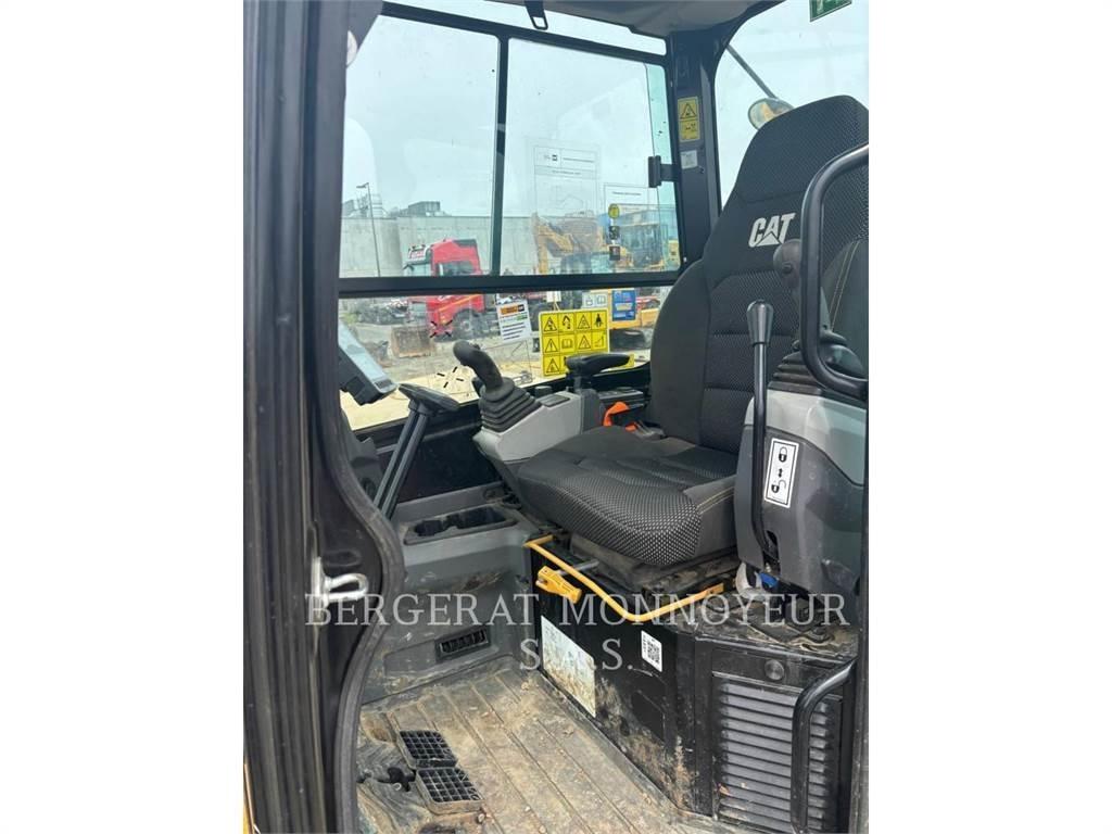 CAT 305 Pásová rýpadla