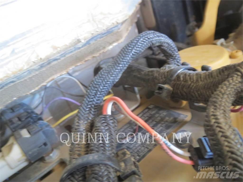 CAT 305.5E2 Pásová rýpadla