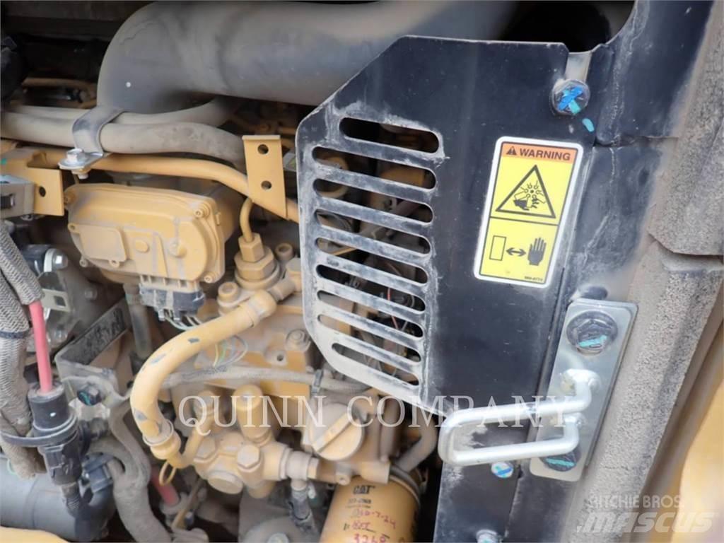 CAT 305E2 Pásová rýpadla