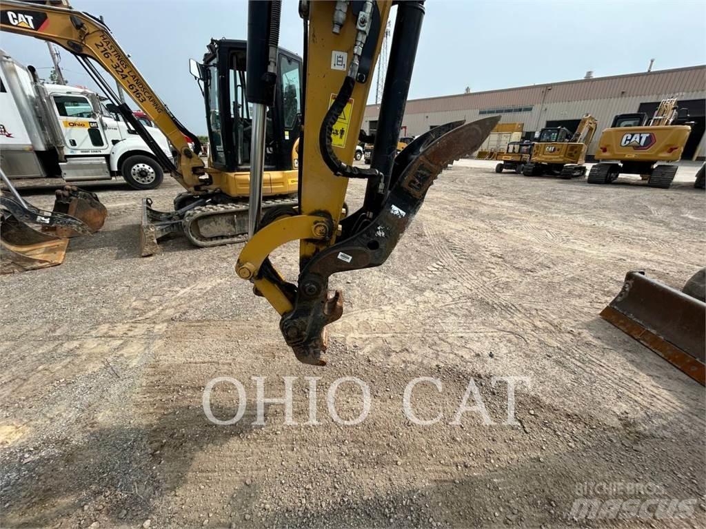CAT 30607CR Mini rýpadla < 7t