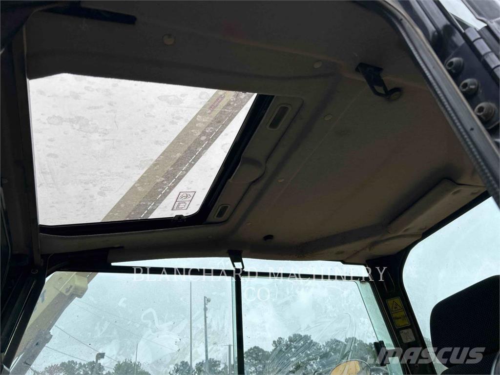 CAT 308CR Pásová rýpadla