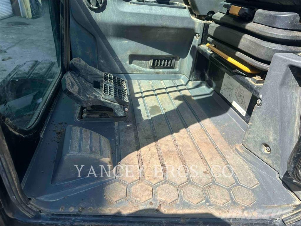 CAT 310 Pásová rýpadla