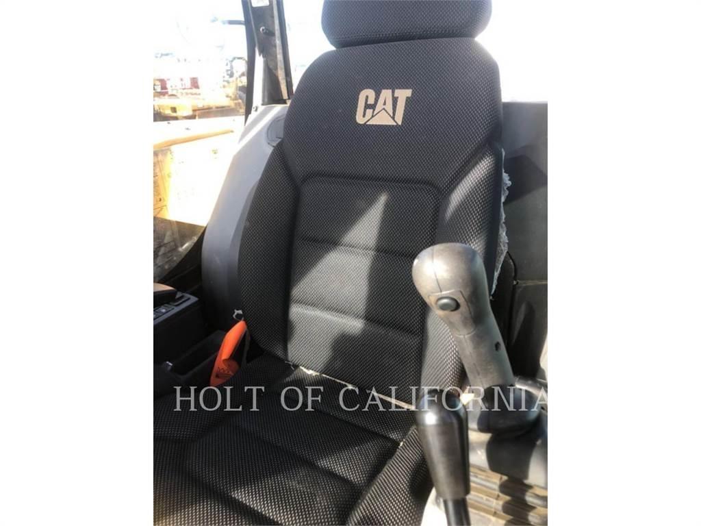 CAT 310 Pásová rýpadla