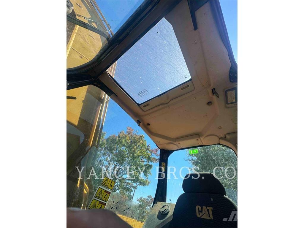 CAT 31007 Pásová rýpadla