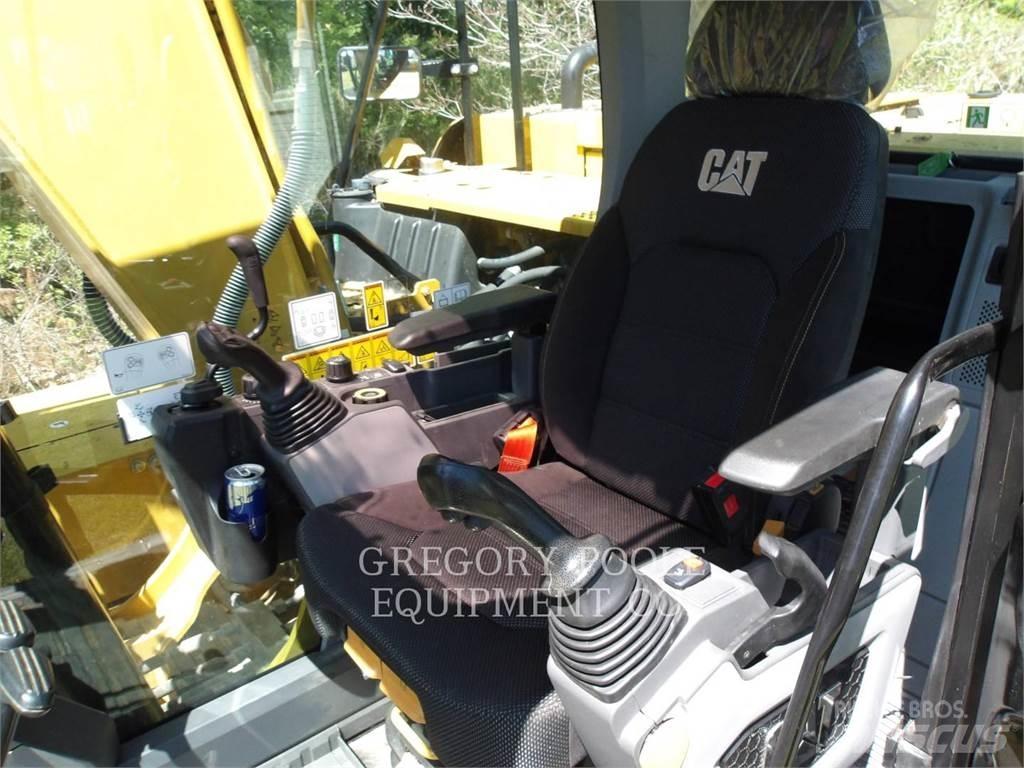 CAT 313 Pásová rýpadla