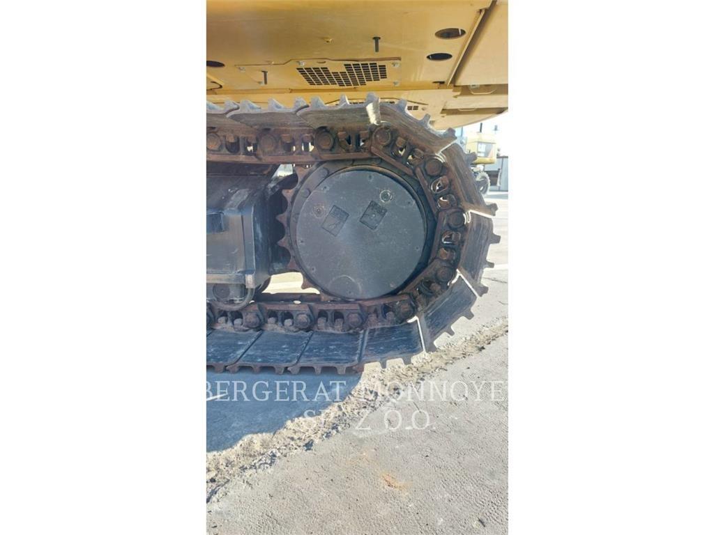 CAT 320 Pásová rýpadla