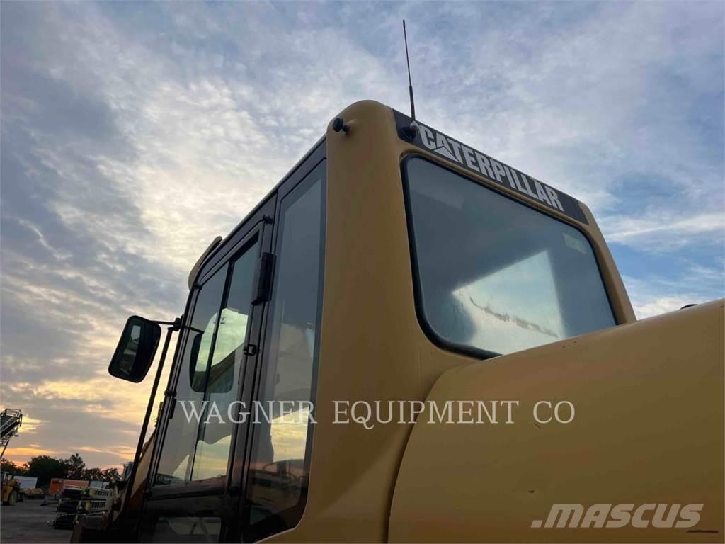 CAT 320CL Pásová rýpadla