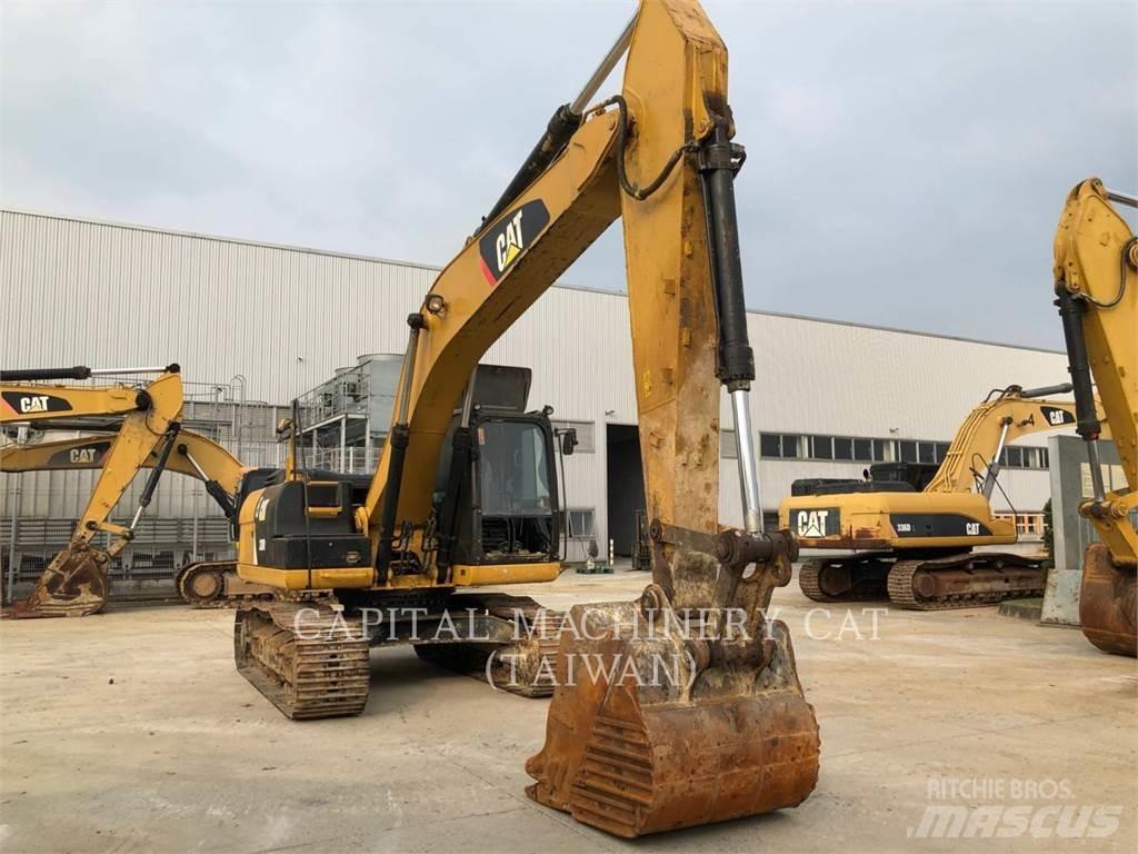 CAT 320D2 Pásová rýpadla
