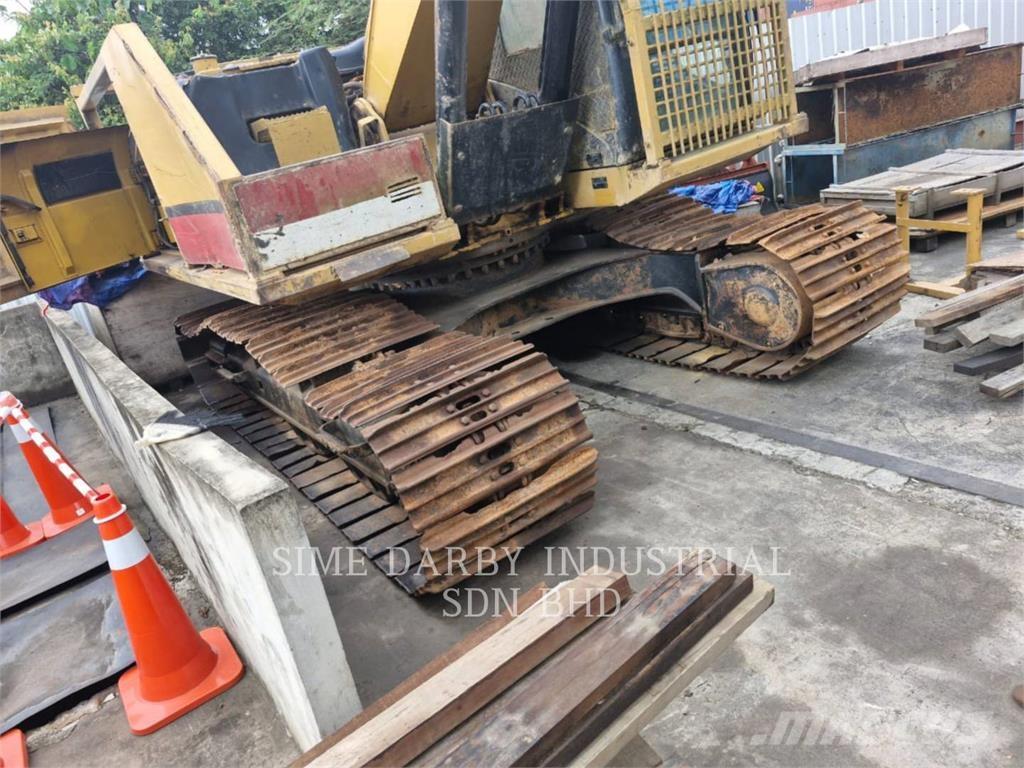 CAT 320D2 Pásová rýpadla