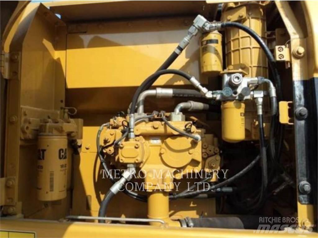 CAT 320DGC Pásová rýpadla