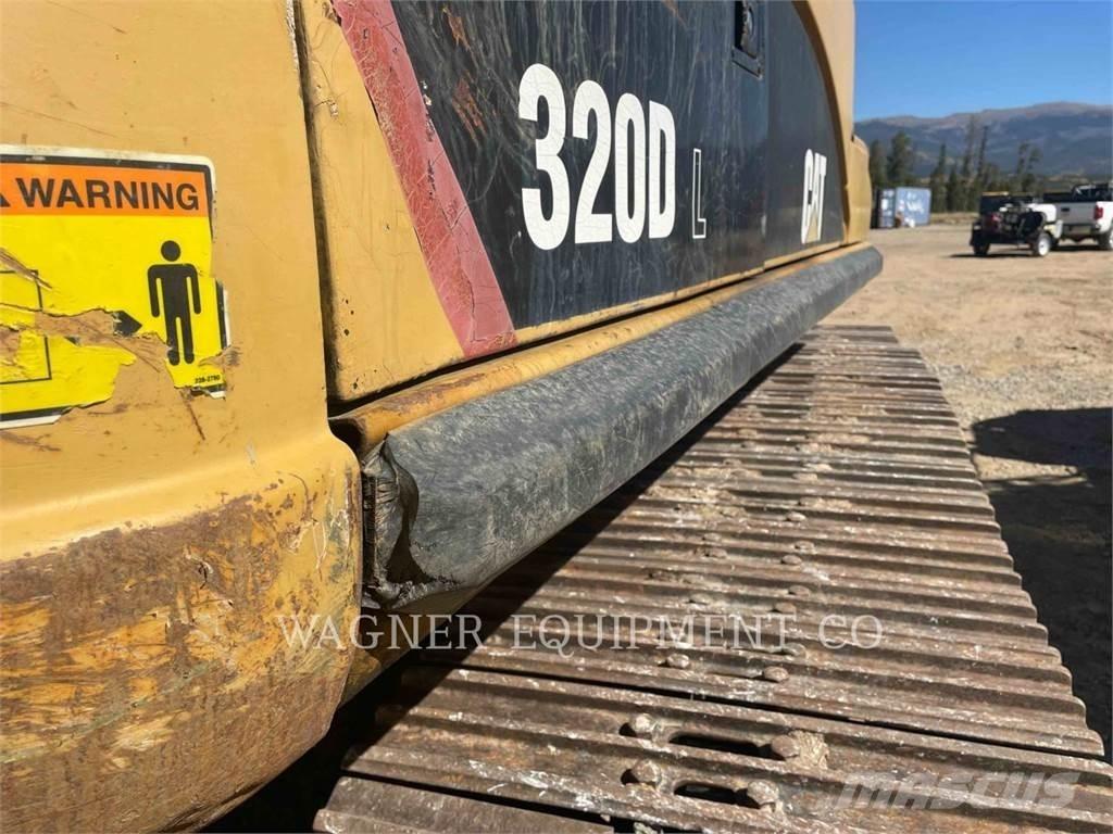 CAT 320DL Pásová rýpadla
