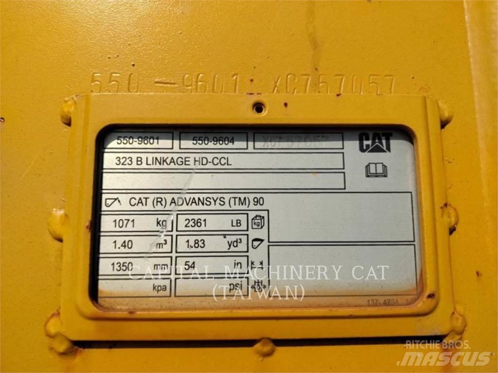 CAT 323 Lopaty