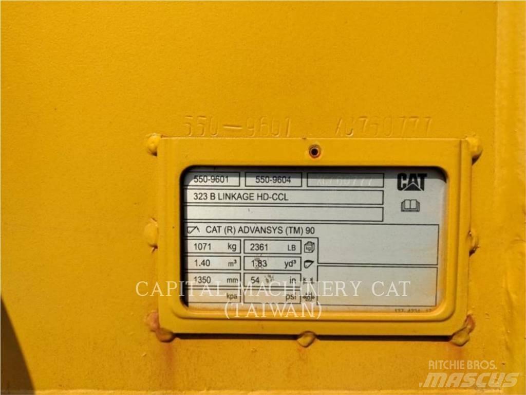 CAT 323 Lopaty
