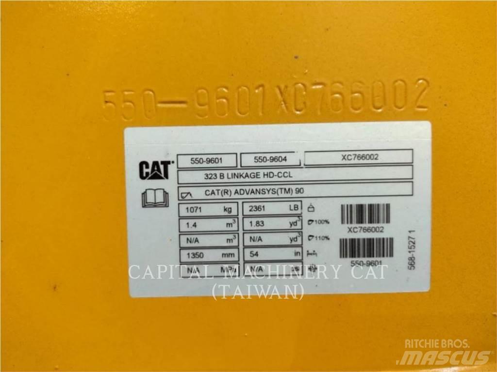 CAT 323 Lopaty