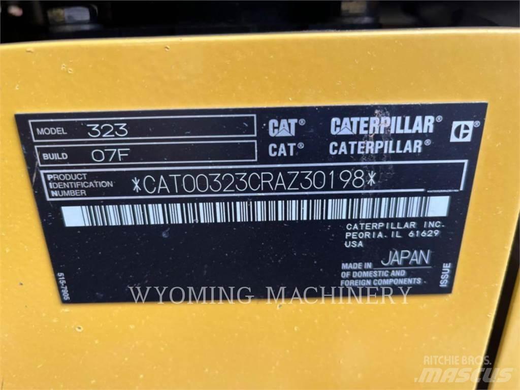 CAT 323 Pásová rýpadla