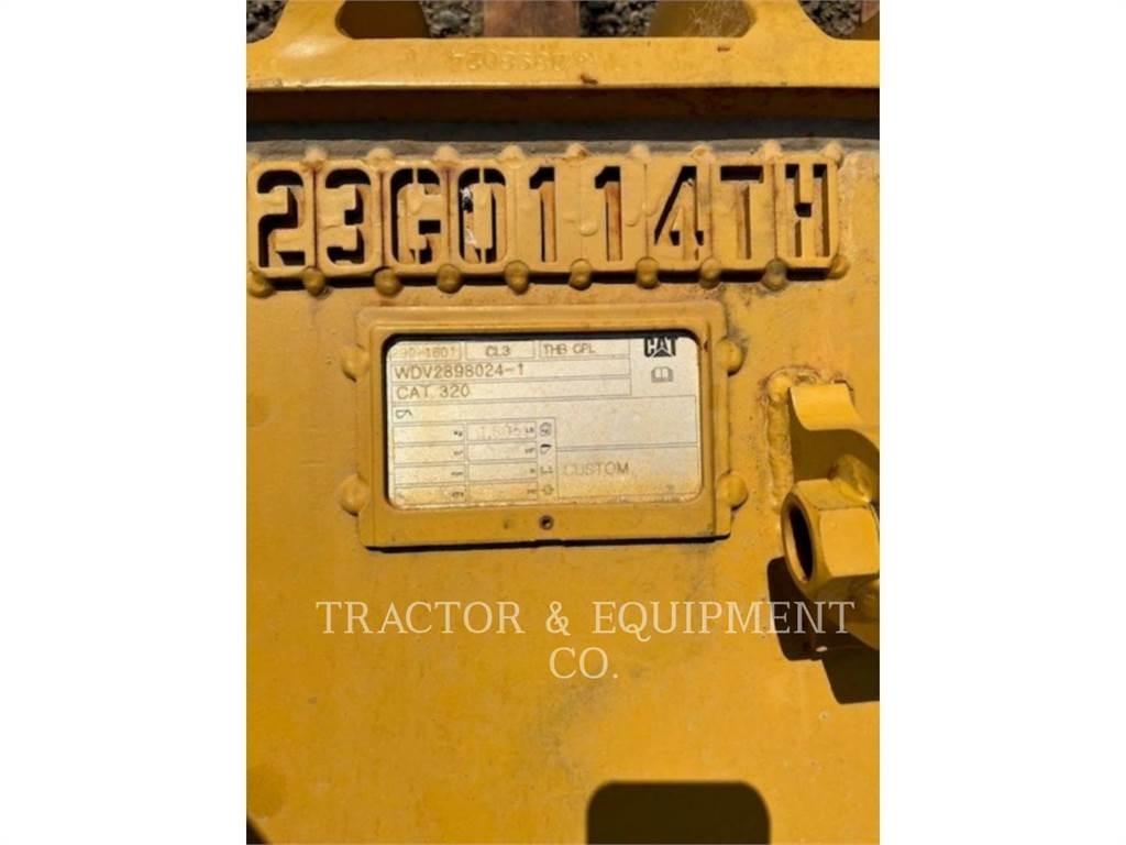 CAT 323 Pásová rýpadla