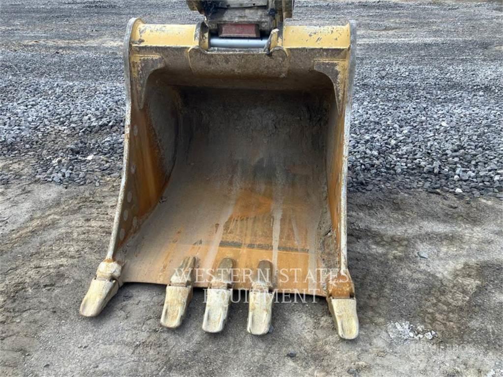 CAT 323 Pásová rýpadla