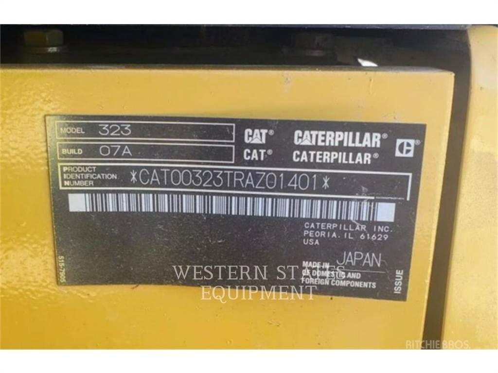 CAT 323 Pásová rýpadla