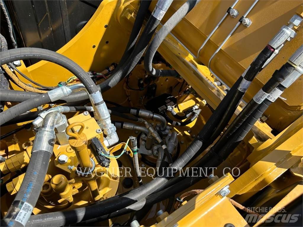CAT 323 Pásová rýpadla