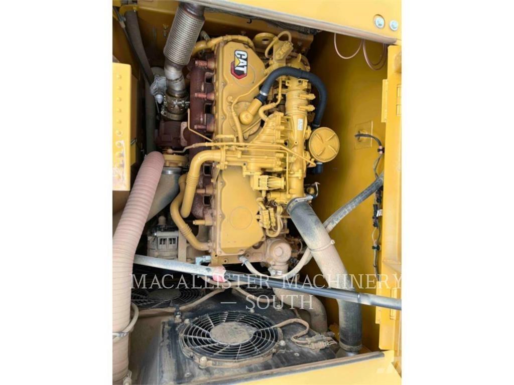 CAT 323 Pásová rýpadla