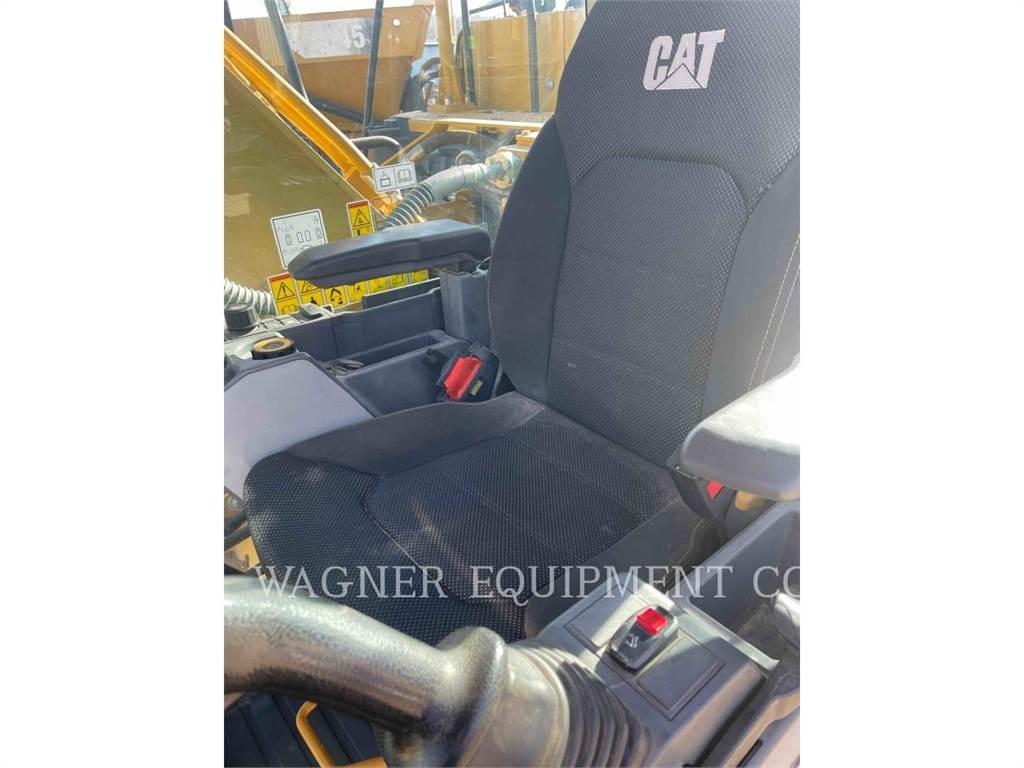 CAT 323 Pásová rýpadla