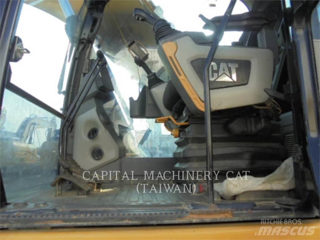 CAT 323-07 Pásová rýpadla