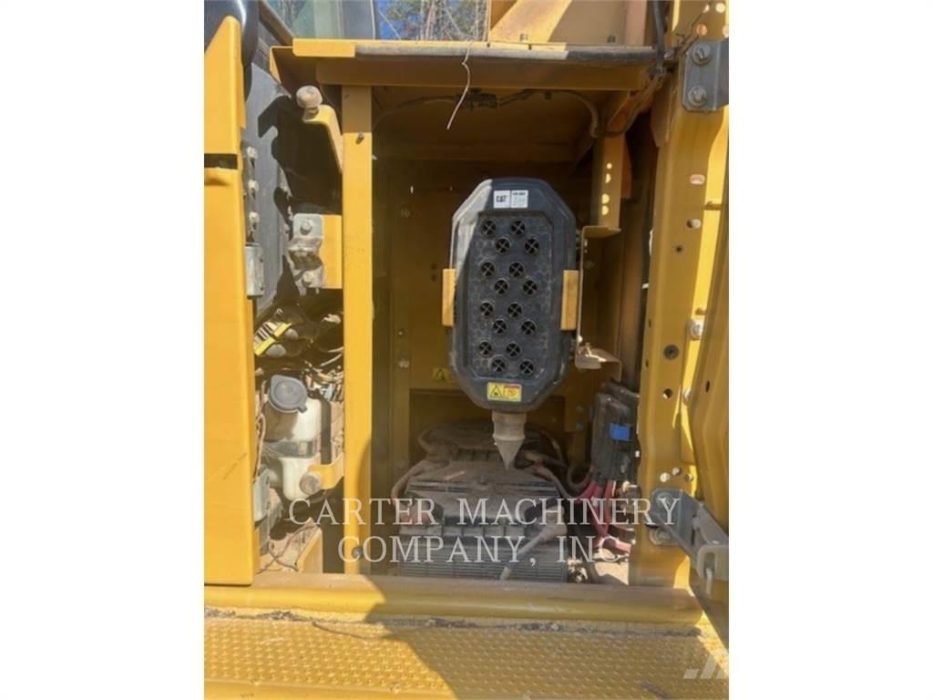 CAT 323-07 Pásová rýpadla