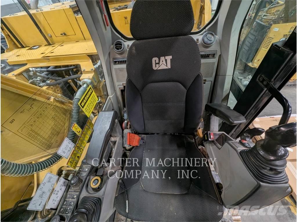CAT 323-07 Pásová rýpadla