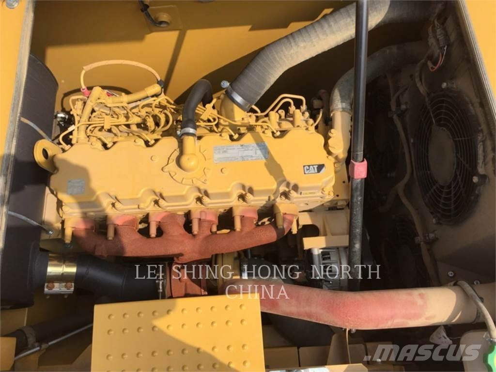 CAT 323-07 Pásová rýpadla