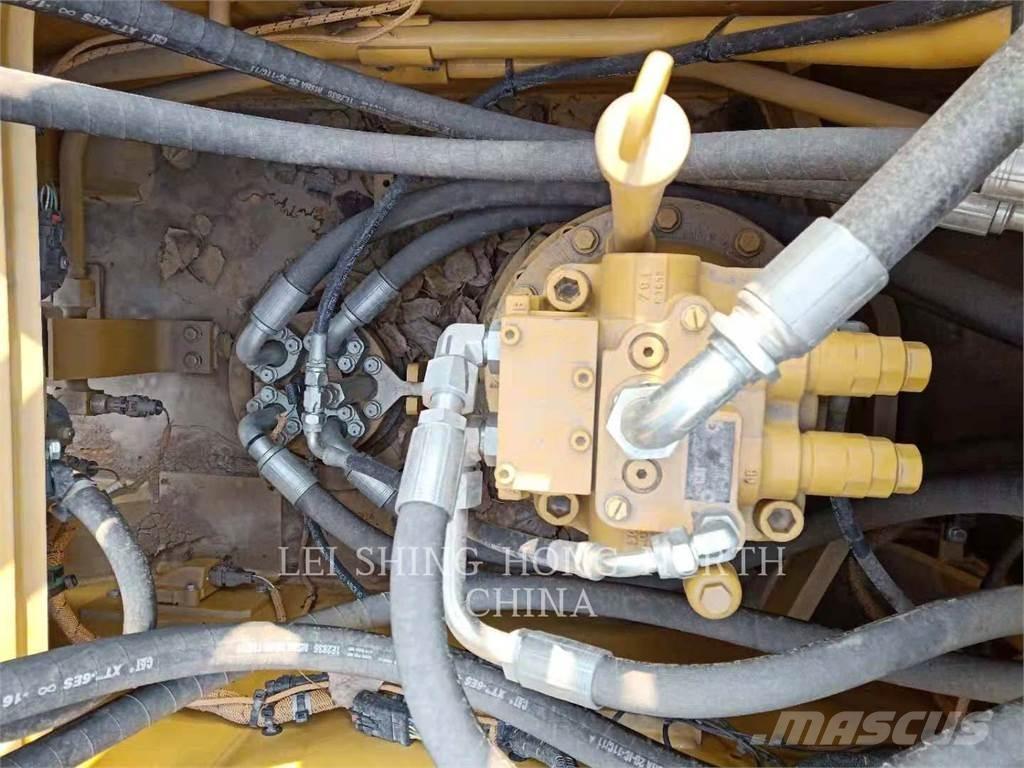 CAT 323-07 Pásová rýpadla