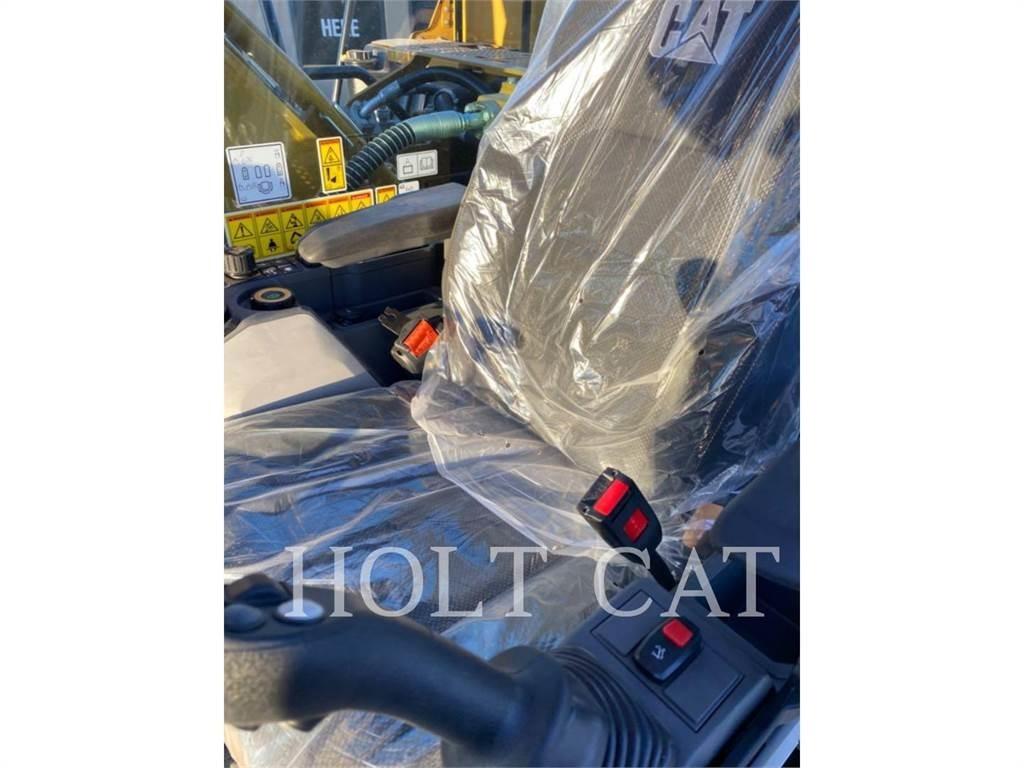 CAT 323 TC Pásová rýpadla