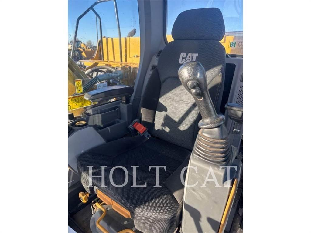 CAT 323 TC Pásová rýpadla