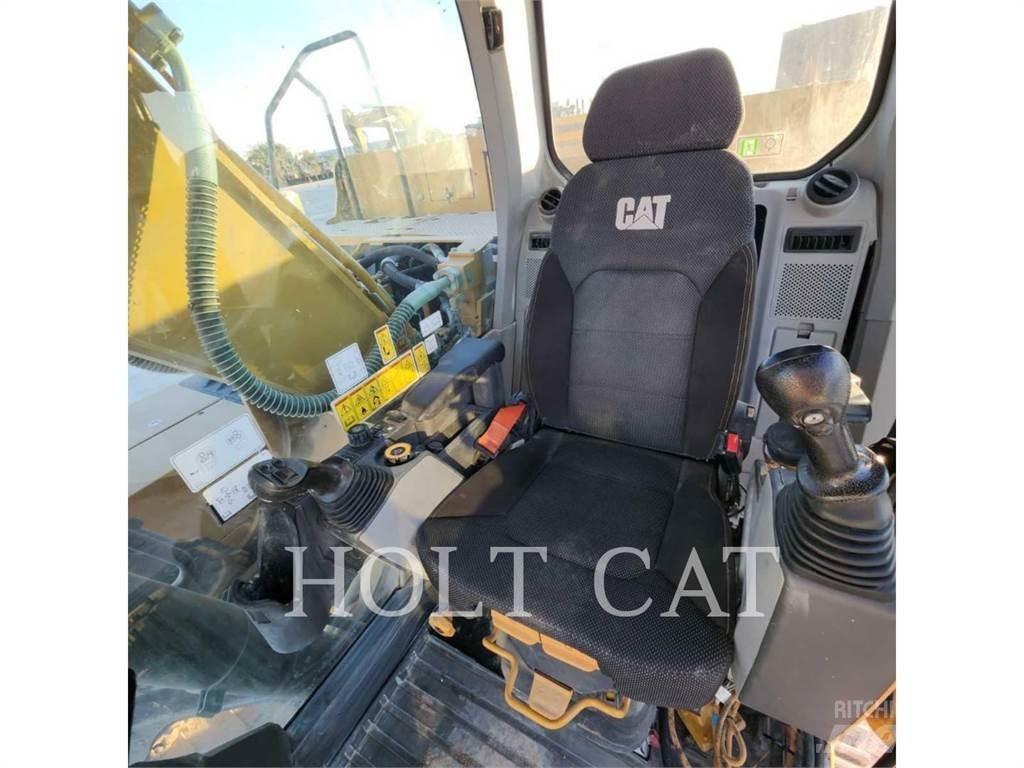 CAT 323 TC Pásová rýpadla