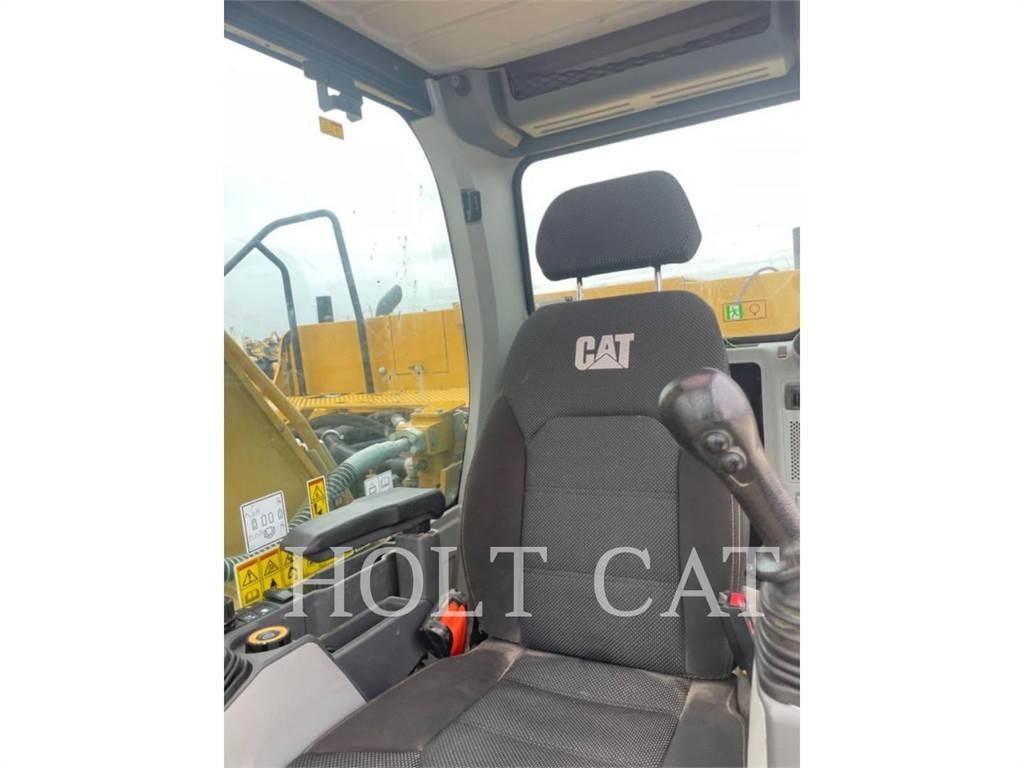 CAT 323 TC Pásová rýpadla