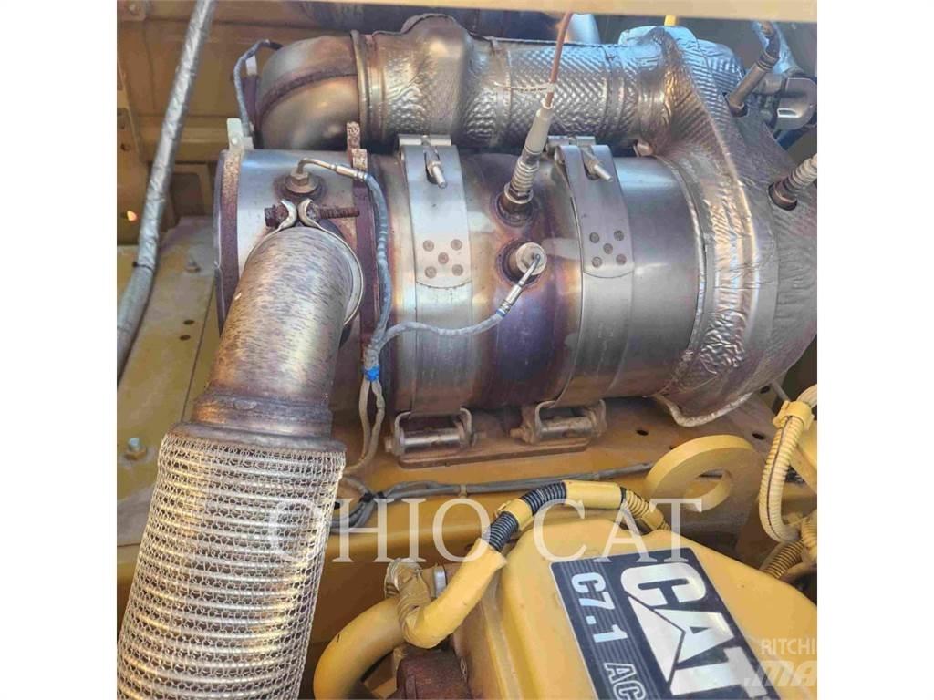 CAT 323 TCS Pásová rýpadla
